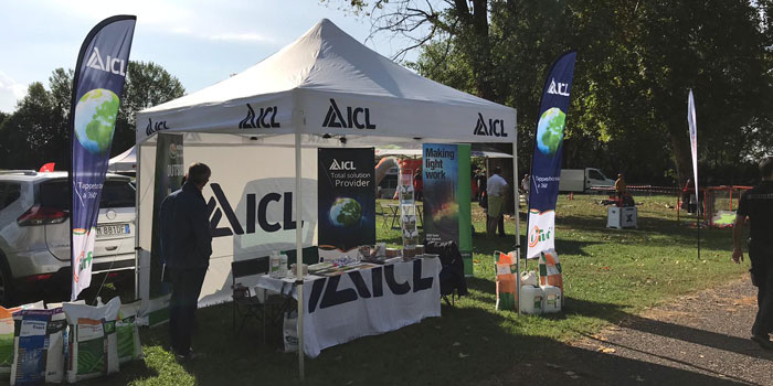 Lo stand ICL
